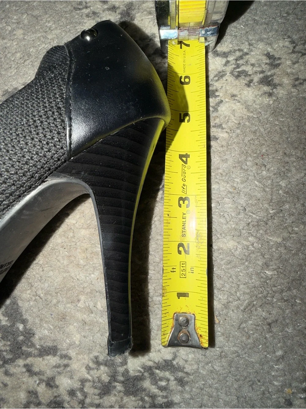 🍁Vera Wang Black Stiletto mixed media Booties size 8.5